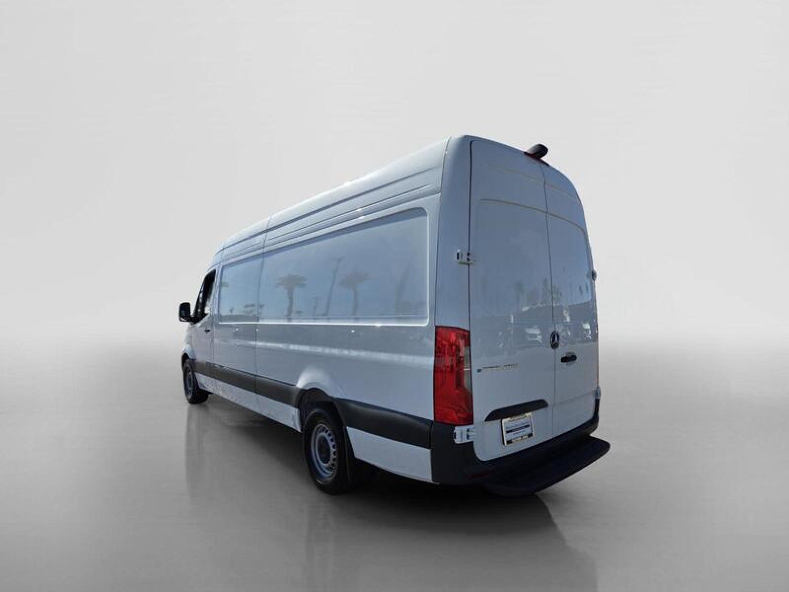 New 2025 Mercedes-Benz eSprinter 170 Cargo image 3