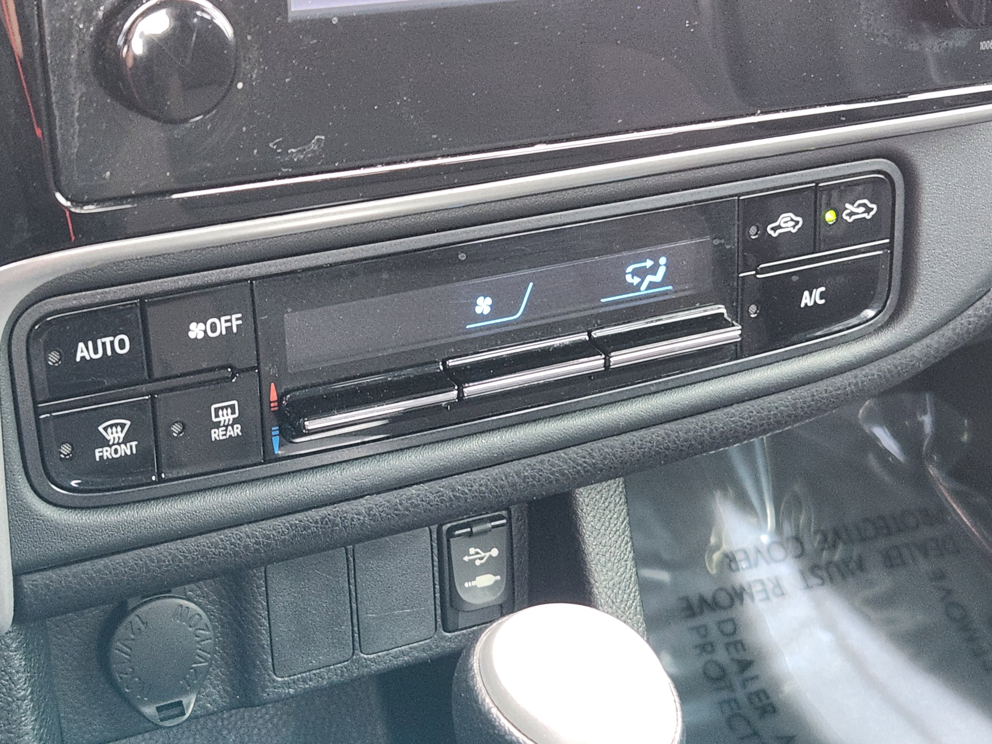 Used 2017 Toyota Corolla LE image 17