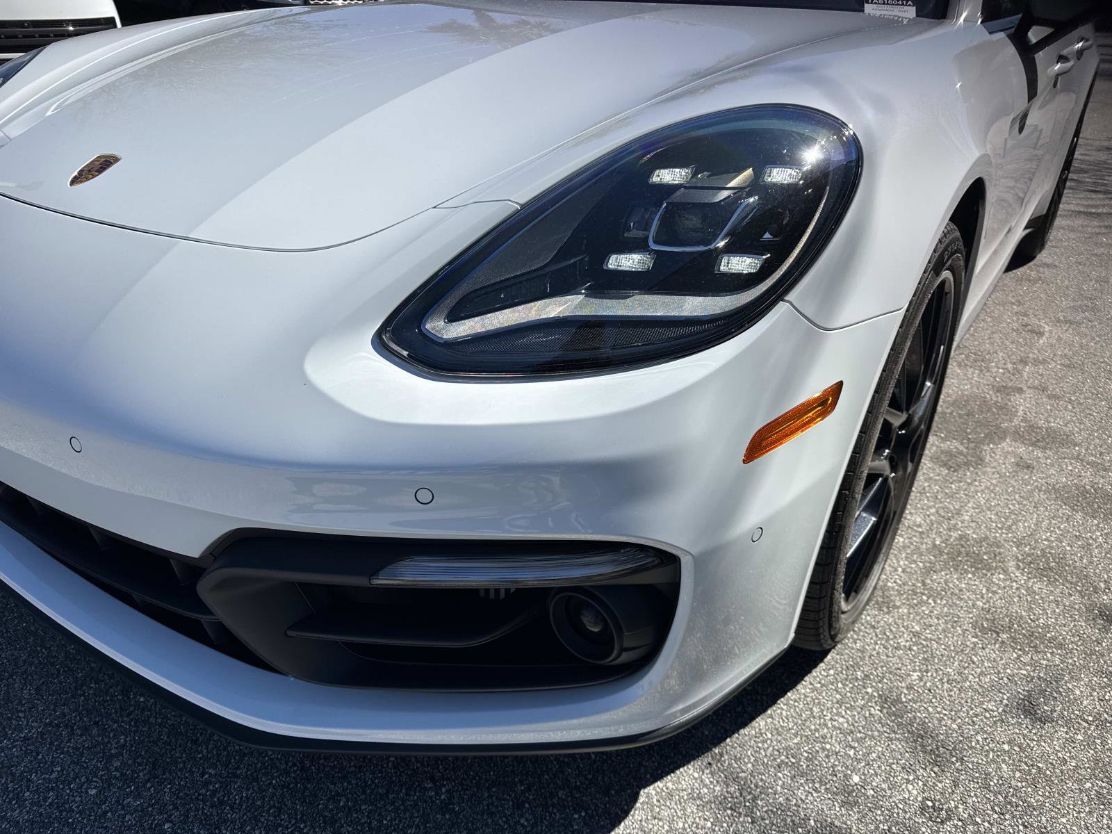 Used 2023 Porsche Panamera 4 Platinum Edition image 9