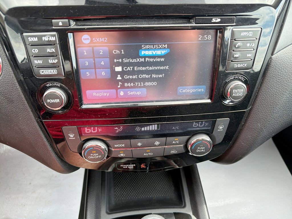 Used 2015 Nissan Rogue SV w/ SV Premium Package image 23