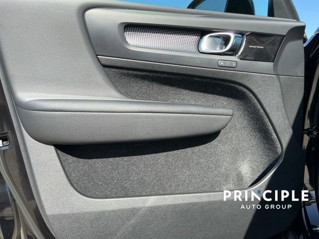 Certified 2021 Volvo XC40 P8 Recharge w/ Advanced Package image 22