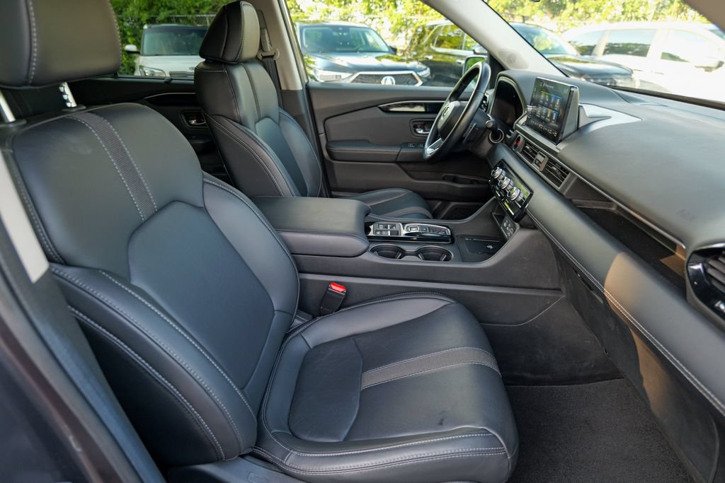 Used 2025 Honda Pilot EX-L image 37