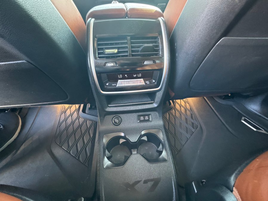 Used 2019 BMW X7 xDrive40i w/ Premium Package AWD/4WD image 38