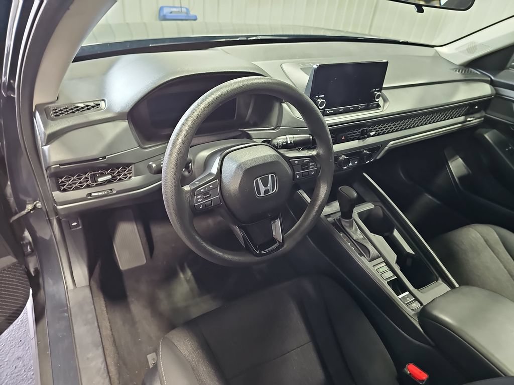 Used 2025 Honda Accord SE image 15