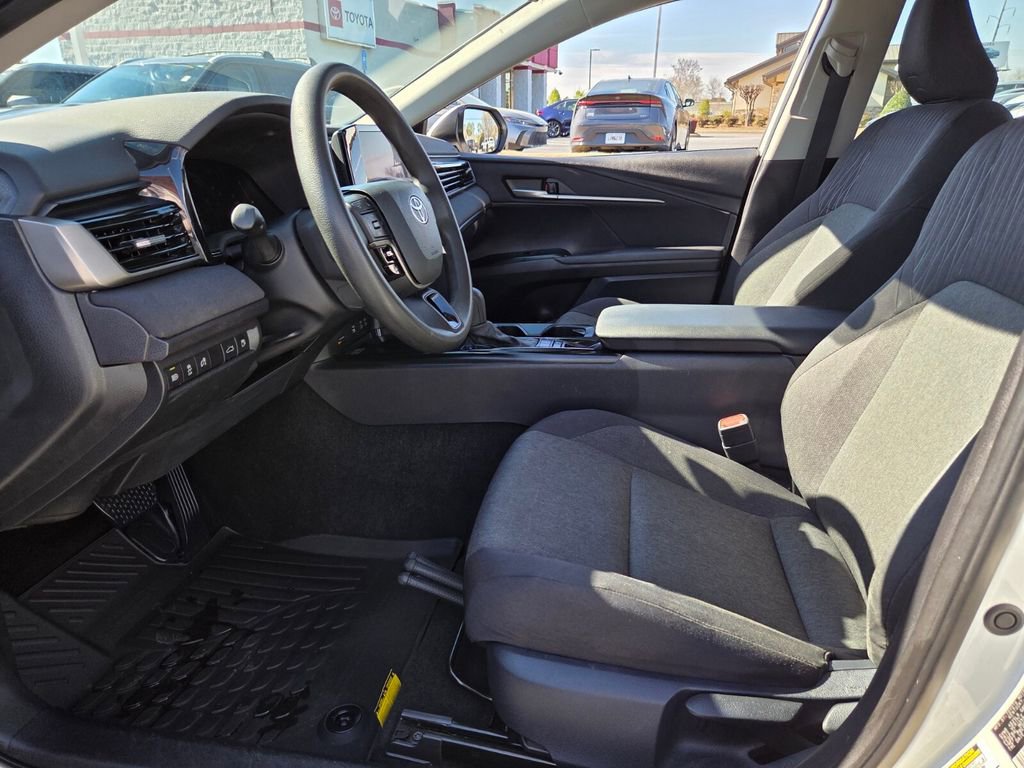 Certified 2025 Toyota Camry LE FWD image 5