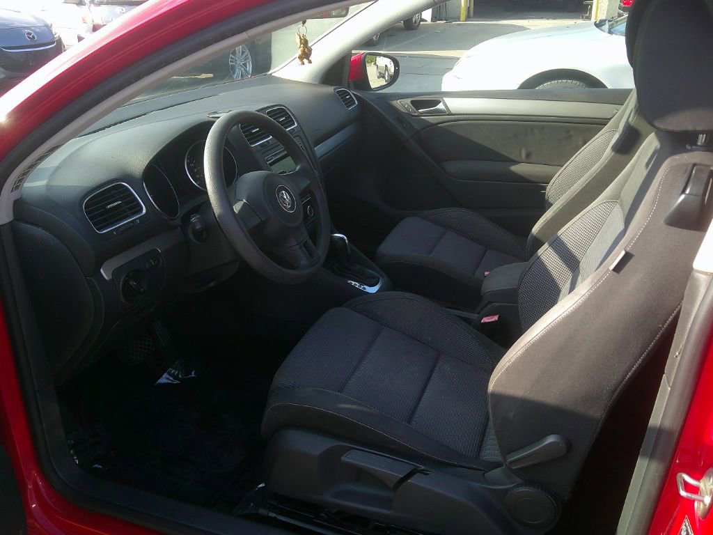 Used 2013 Volkswagen Golf 2-Door image 9