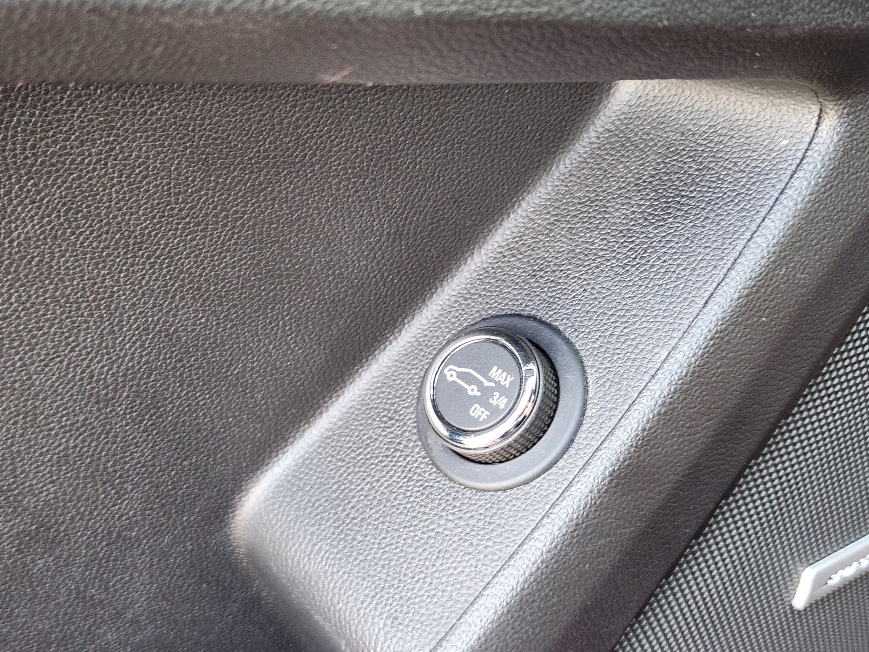Used 2023 Chevrolet Traverse RS FWD image 16