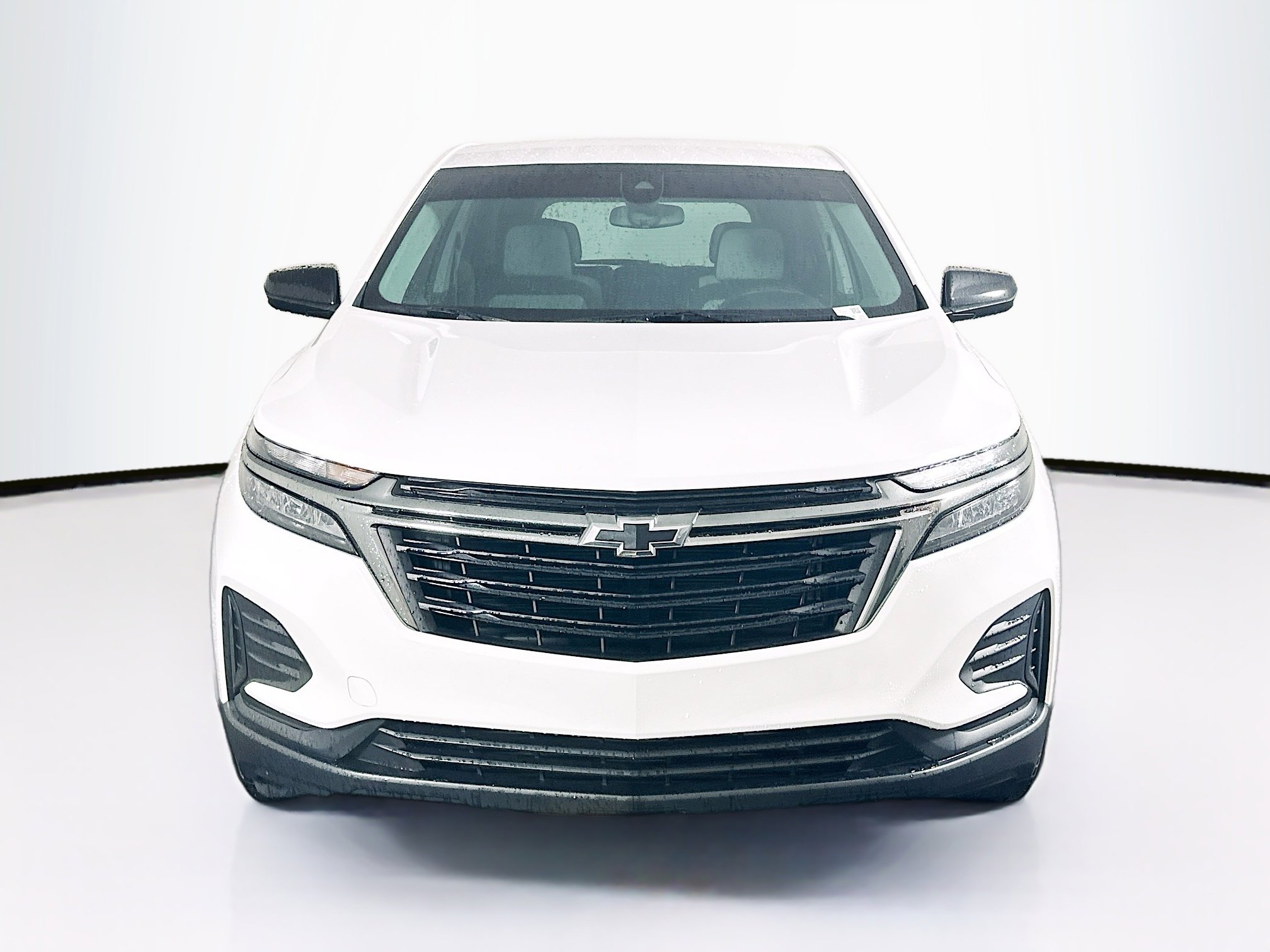 Used 2024 Chevrolet Equinox LS w/ LS Convenience Package image 2