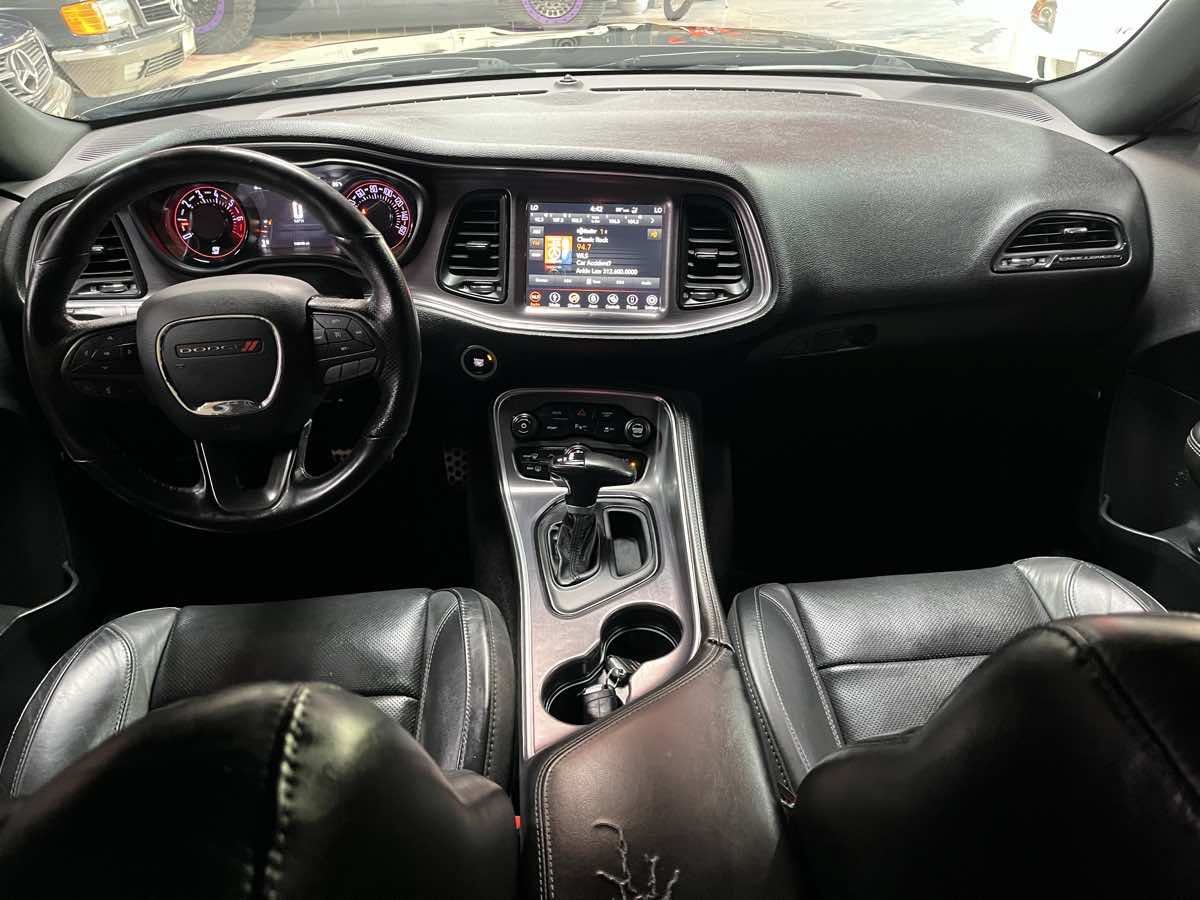 Used 2018 Dodge Challenger SXT Plus RWD image 9