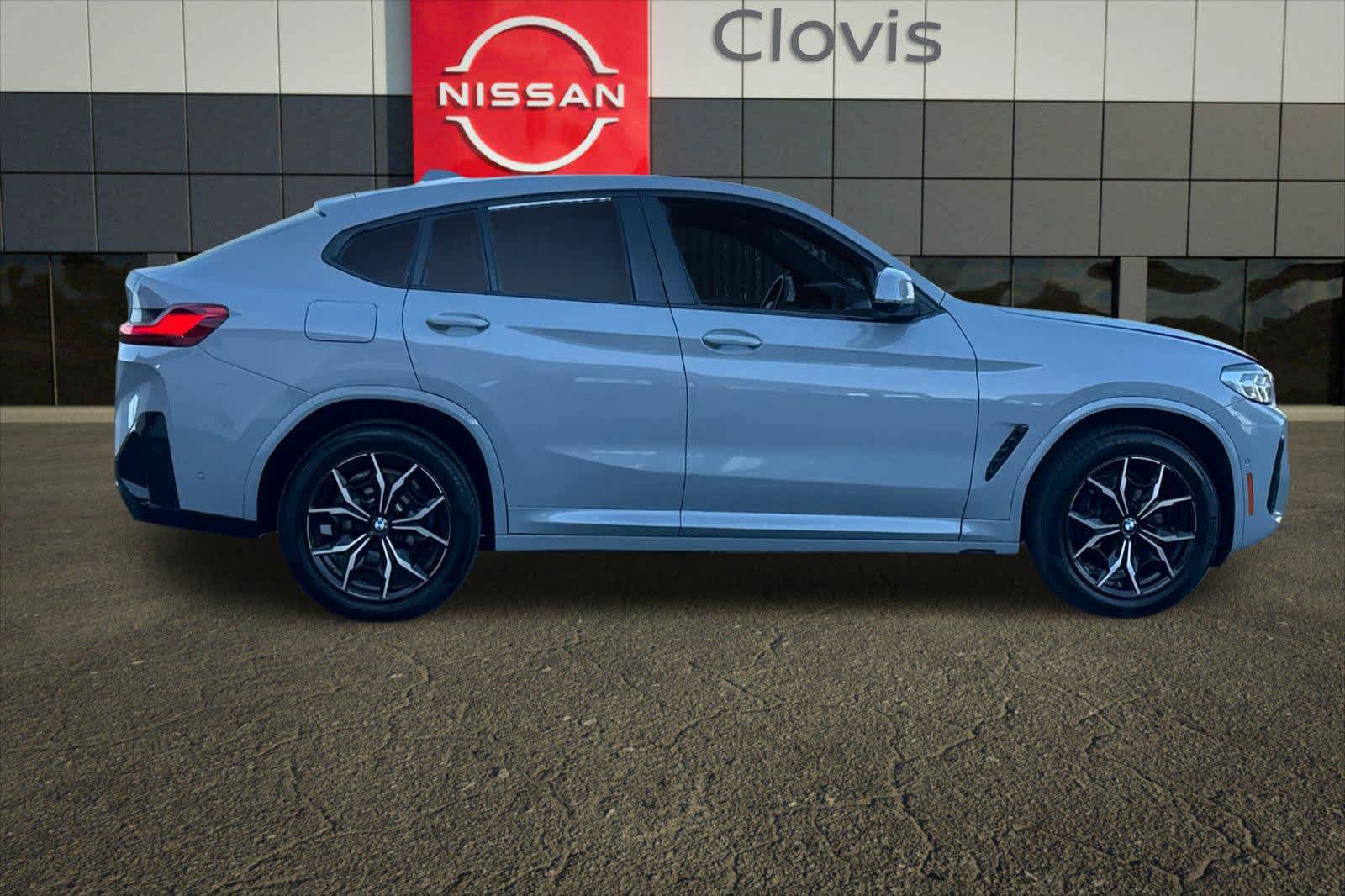 Used 2024 BMW X4 xDrive30i AWD/4WD image 9