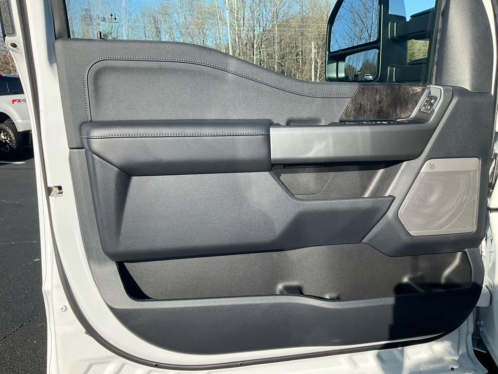 New 2026 Ford F250 Lariat w/ Chrome Package image 17