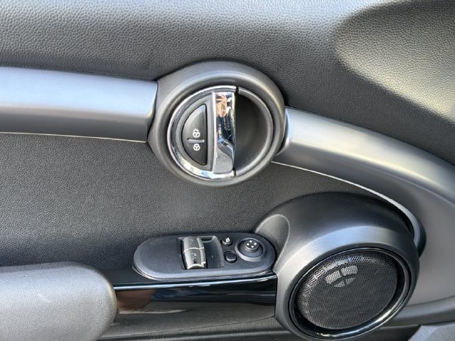 Used 2023 MINI Cooper S FWD image 18