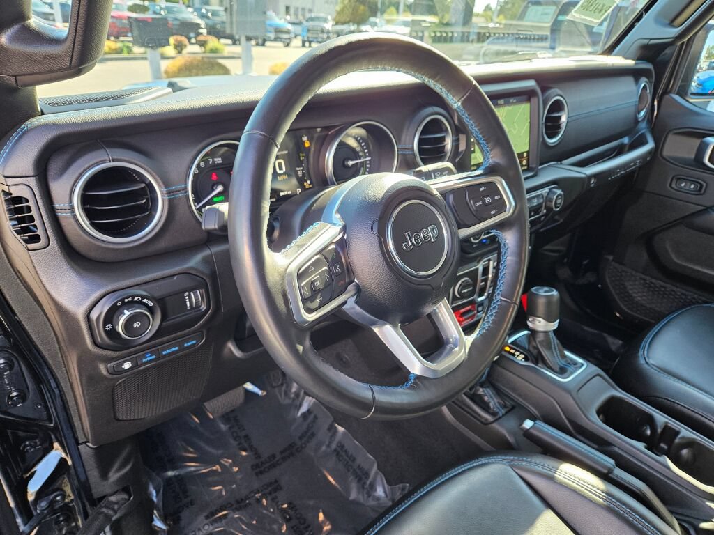 Used 2023 Jeep Wrangler Unlimited Rubicon 4xe w/ Cold Weather Group AWD/4WD image 18