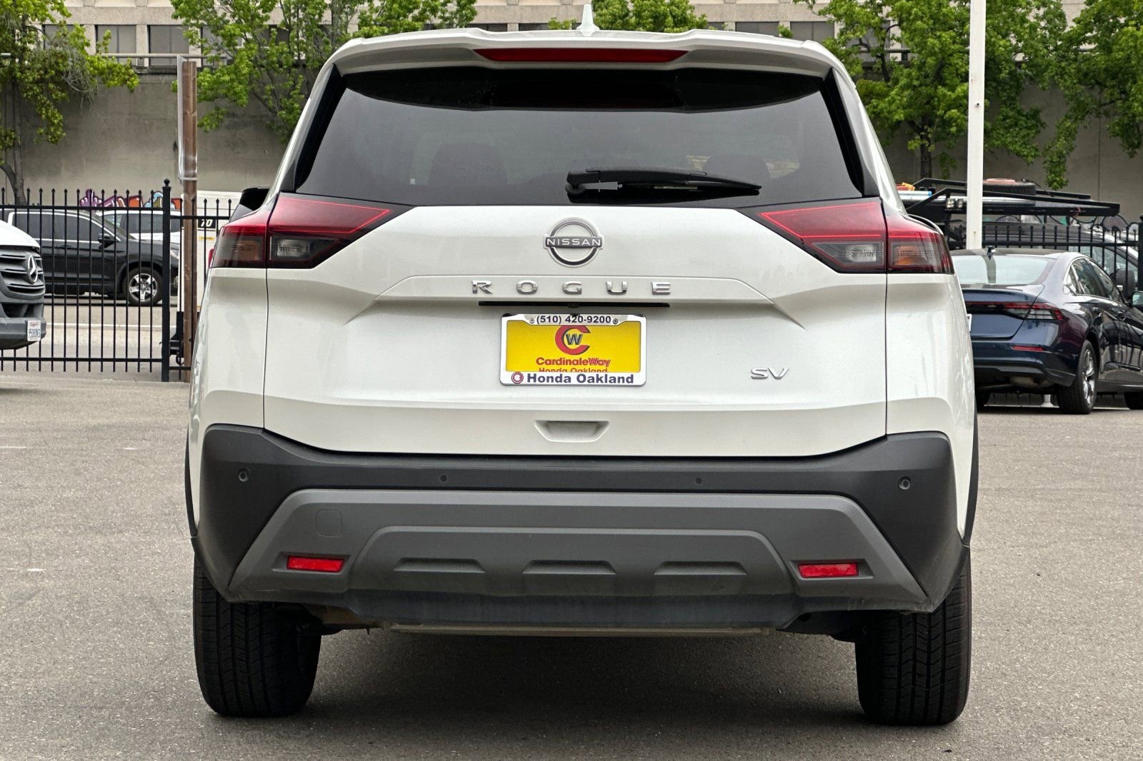 Used 2023 Nissan Rogue SV image 5