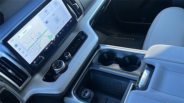 New 2025 Ford Expedition Active image 30