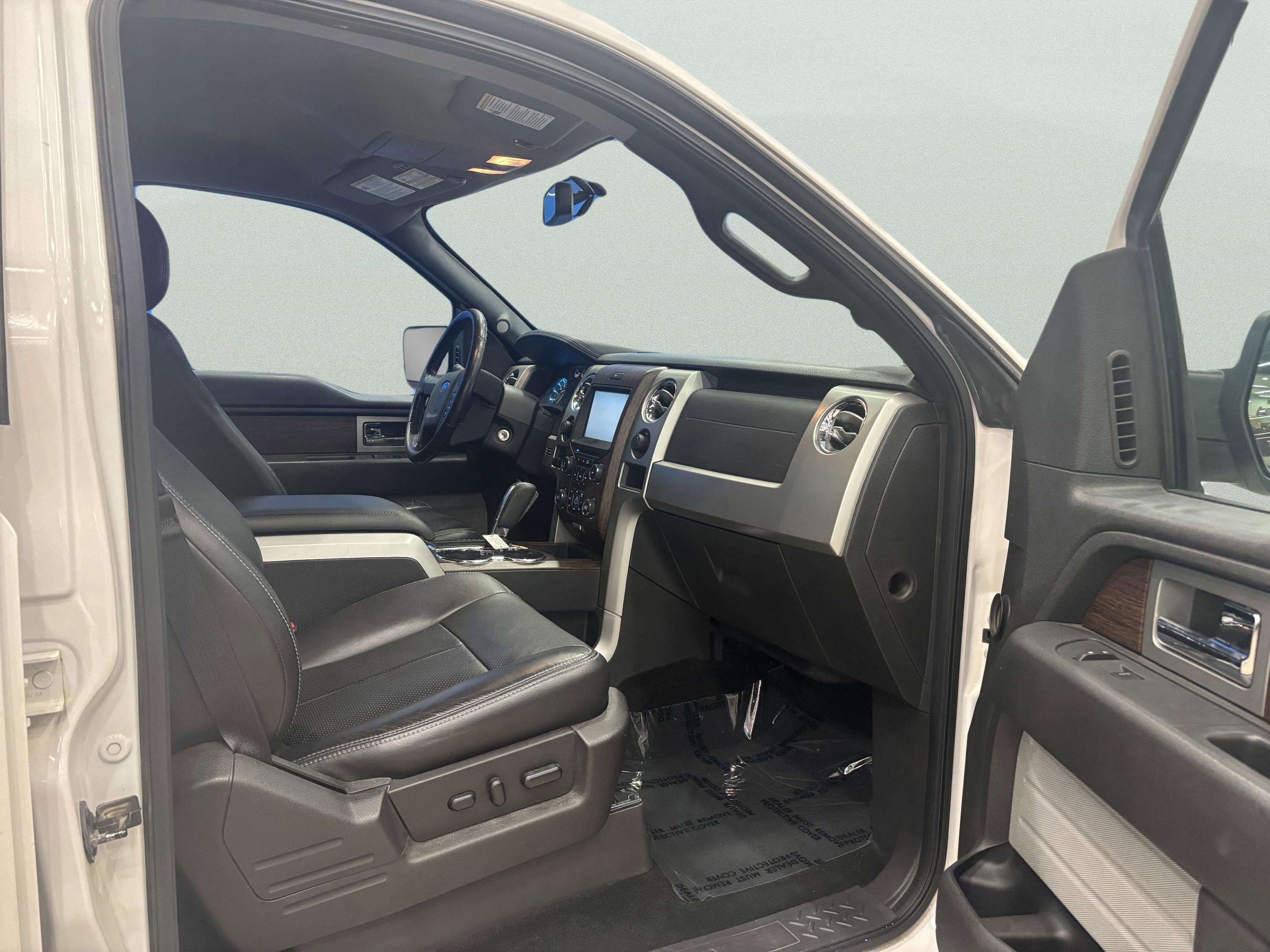 Used 2014 Ford F150 Lariat w/ Lariat Chrome Package image 15