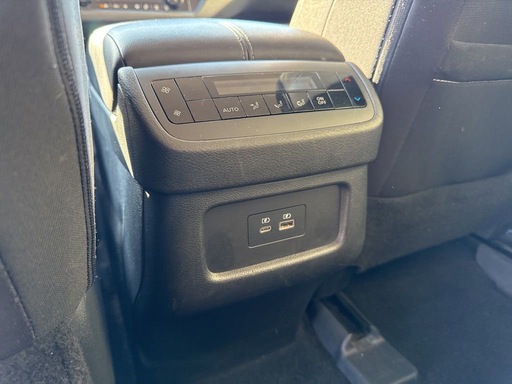 Used 2024 Nissan Pathfinder SV image 16