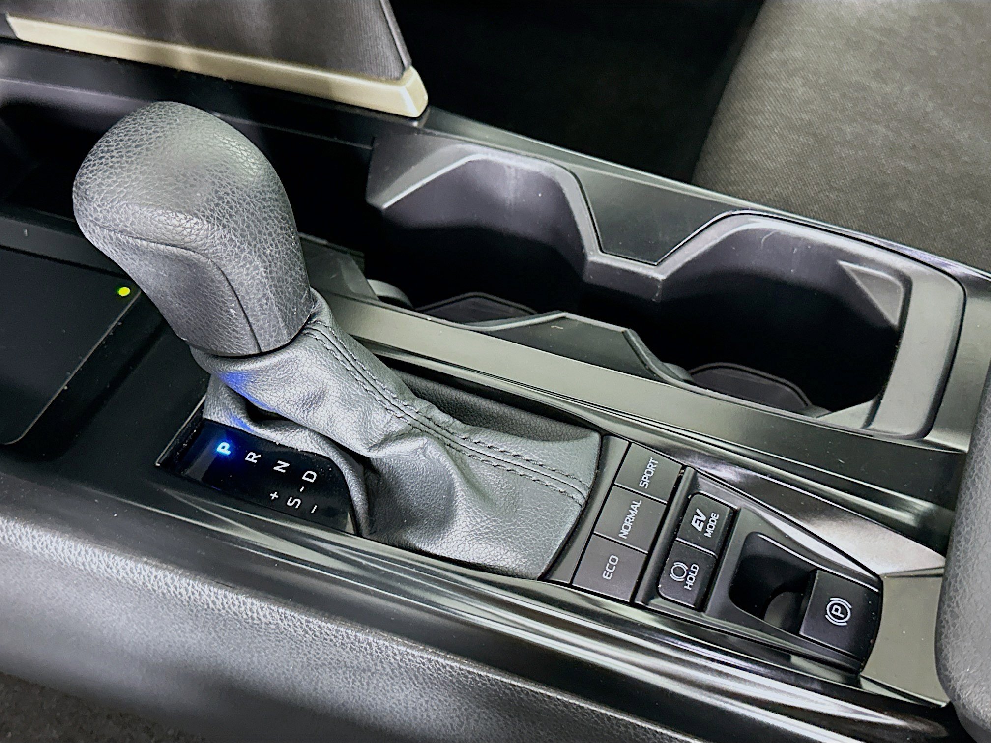 Used 2025 Toyota Camry LE image 24