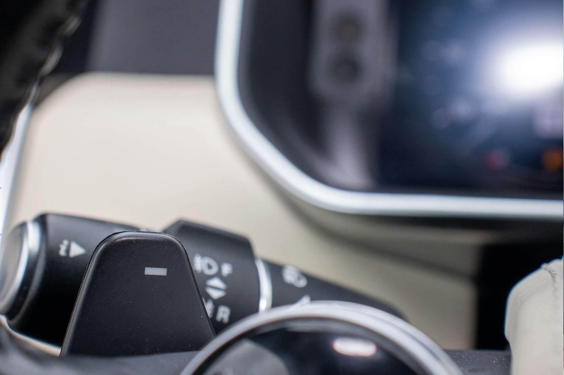 Used 2018 Land Rover Range Rover HSE image 30