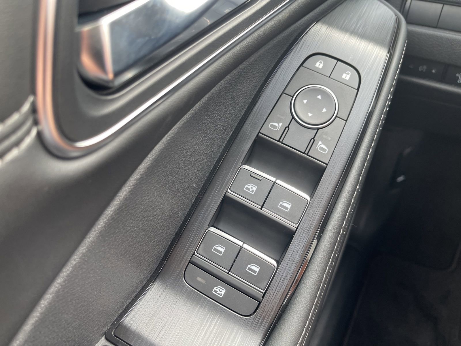 New 2026 Nissan Rogue Platinum image 44