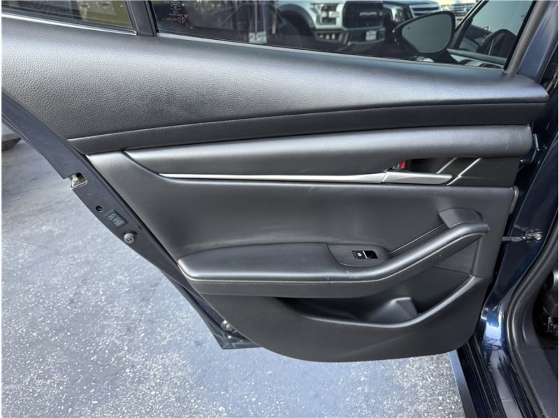 Used 2021 MAZDA MAZDA3 s image 20