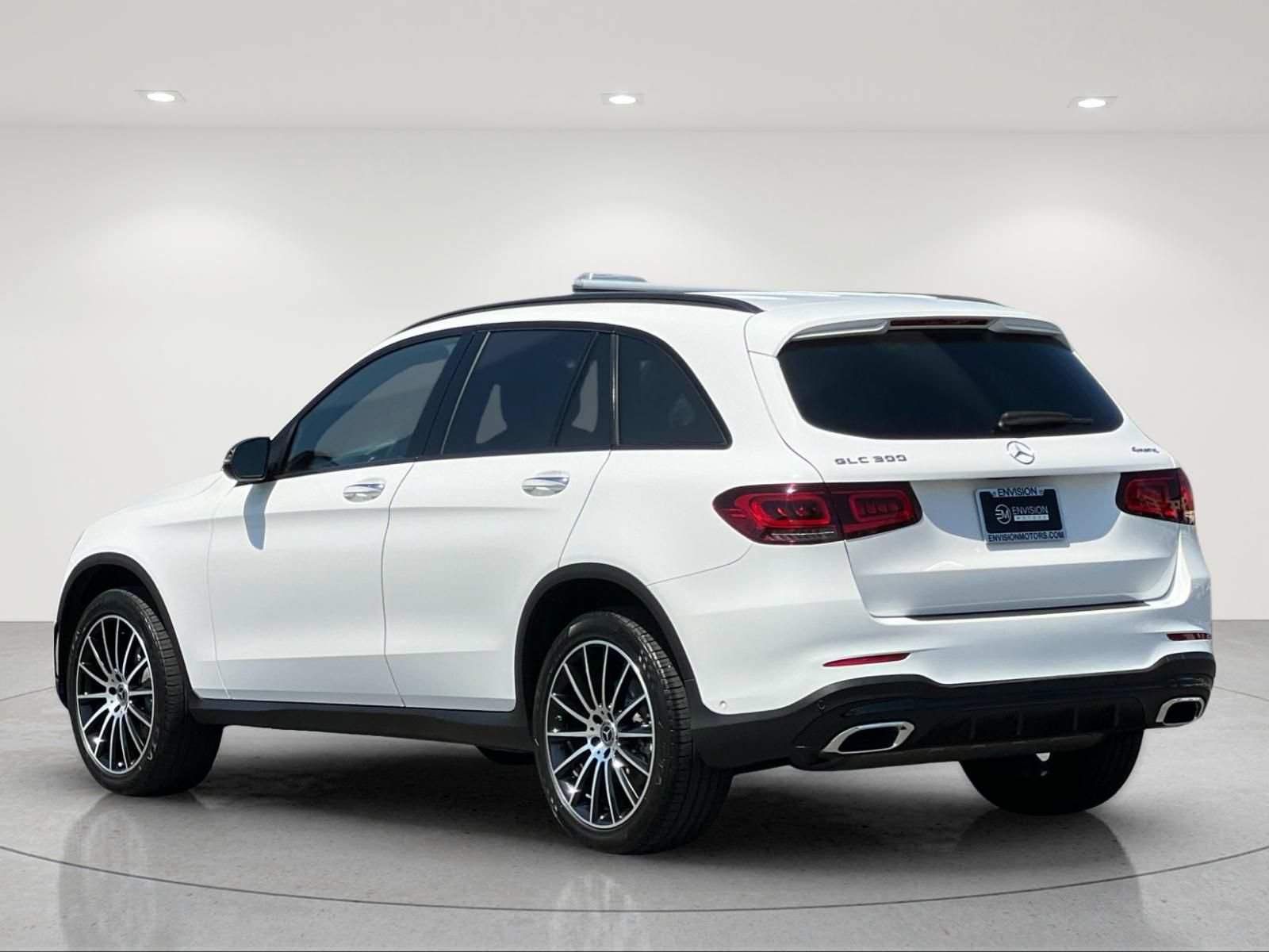 Used 2021 Mercedes-Benz GLC 300 4MATIC image 3
