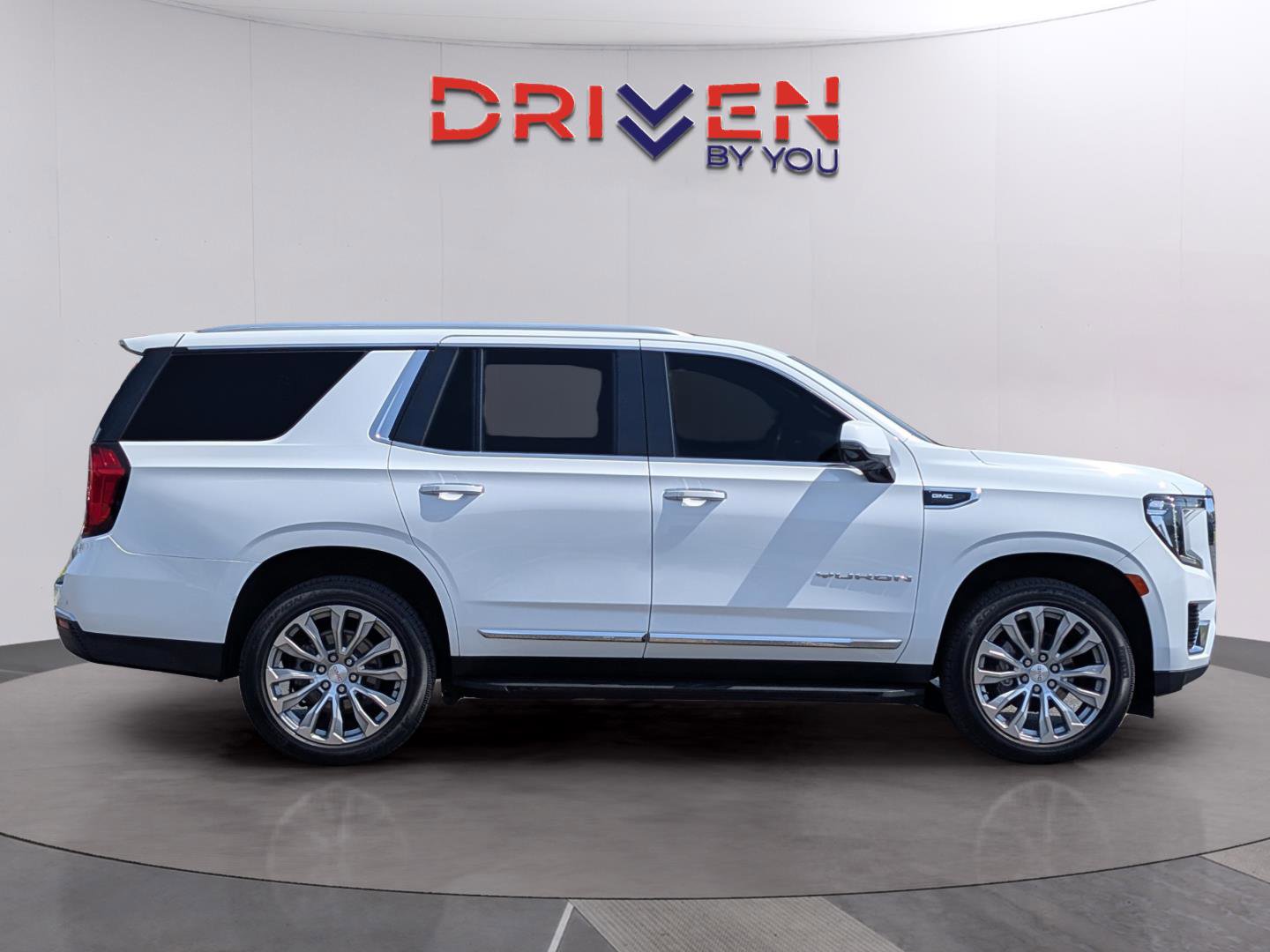 Used 2022 GMC Yukon SLT w/ SLT Premium Package image 6