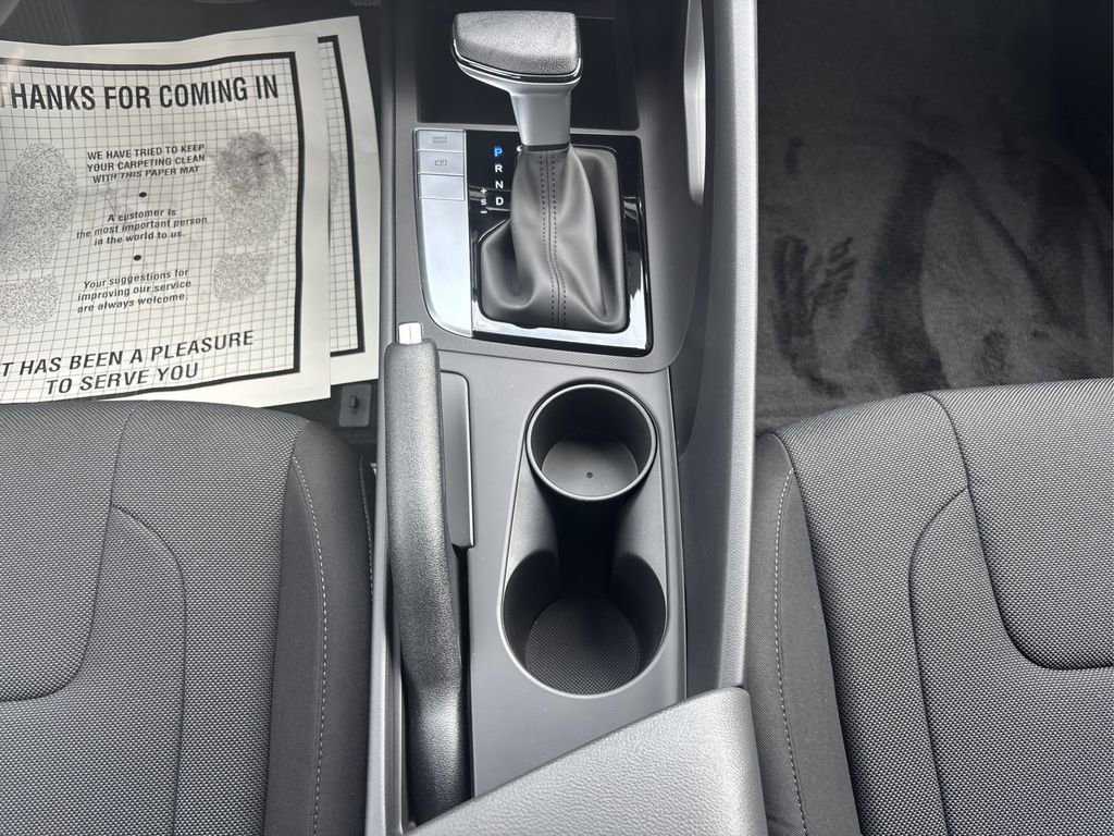 New 2025 Hyundai Elantra SE image 12