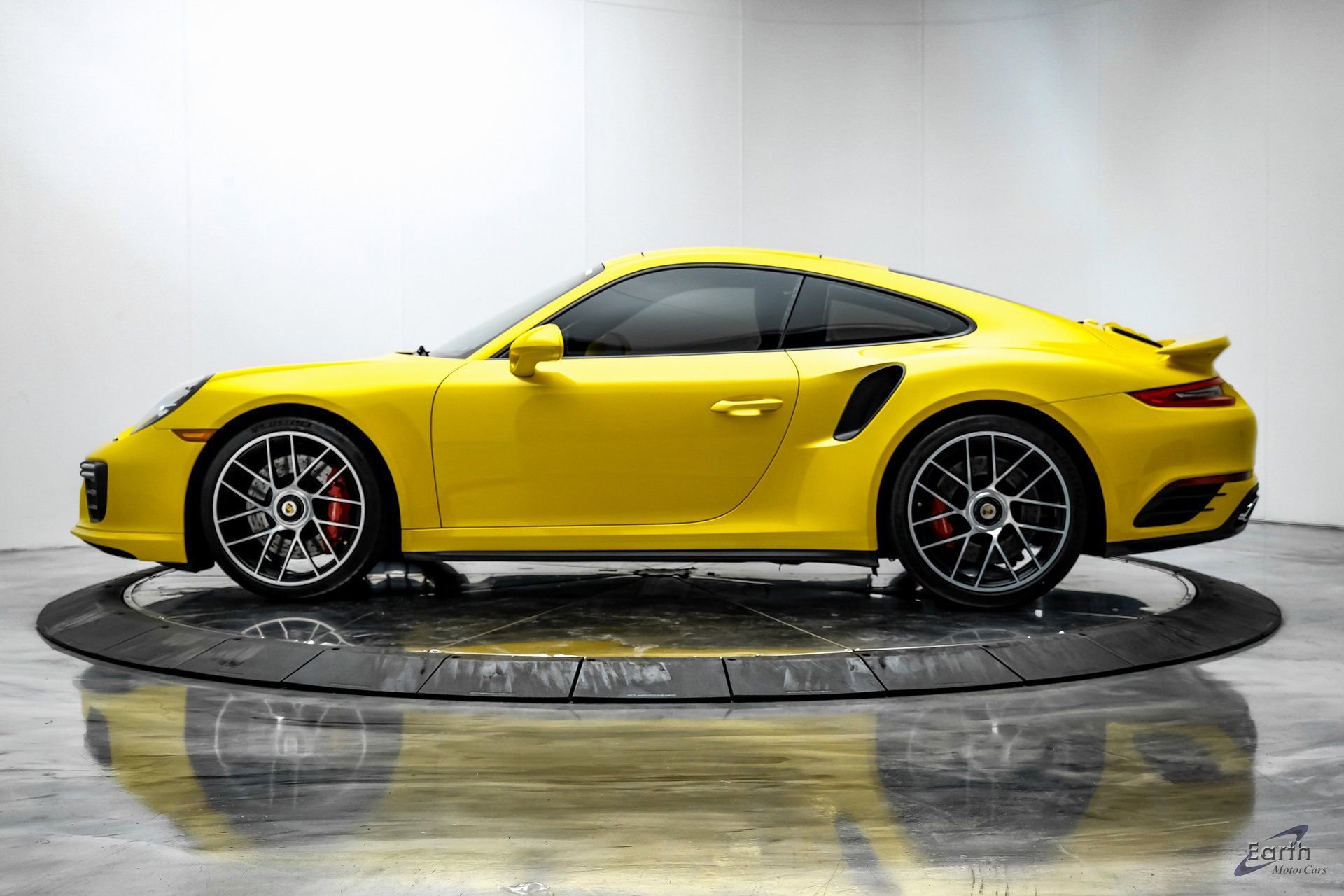 Used 2018 Porsche 911 Turbo S image 6