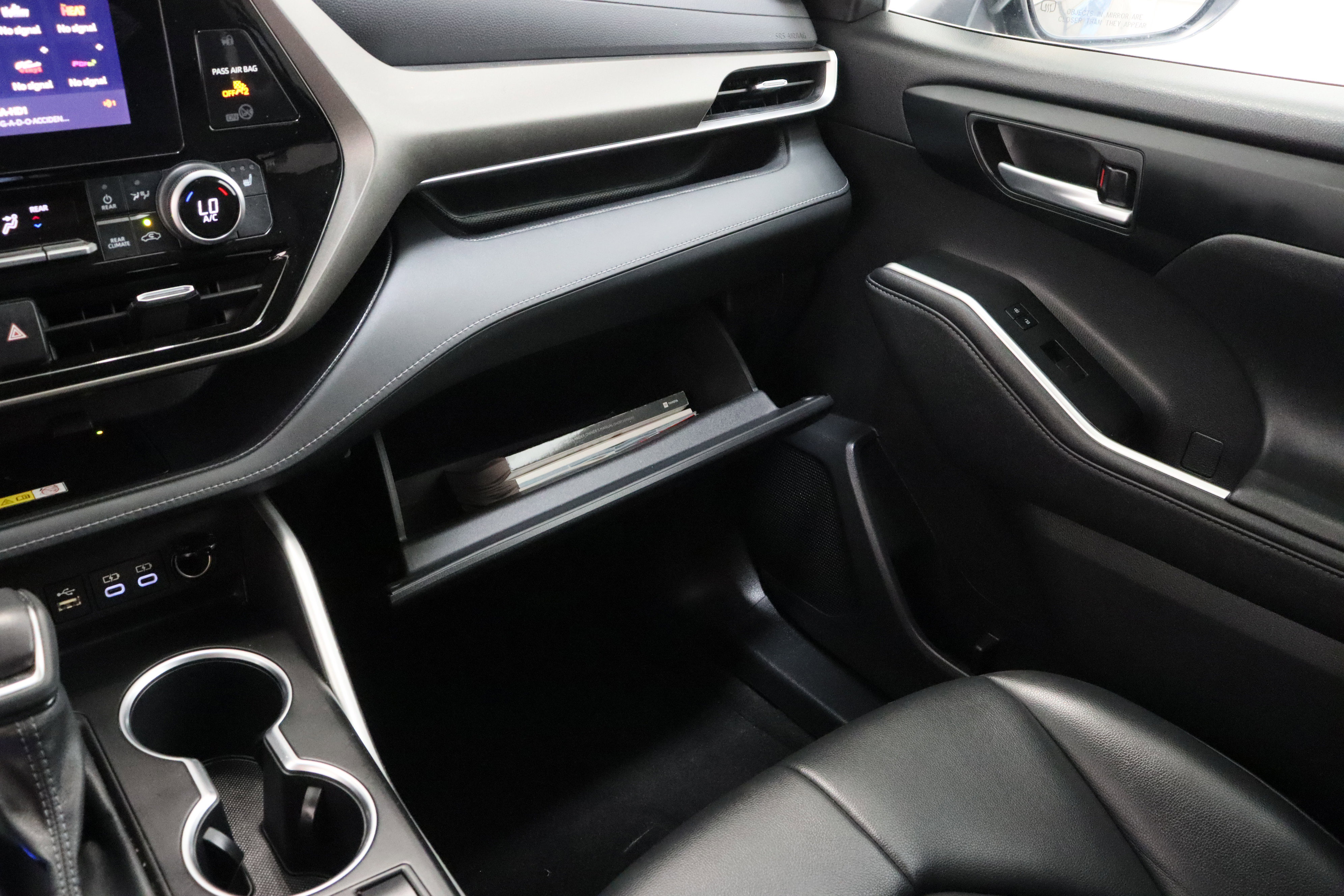 Used 2023 Toyota Highlander XLE image 24