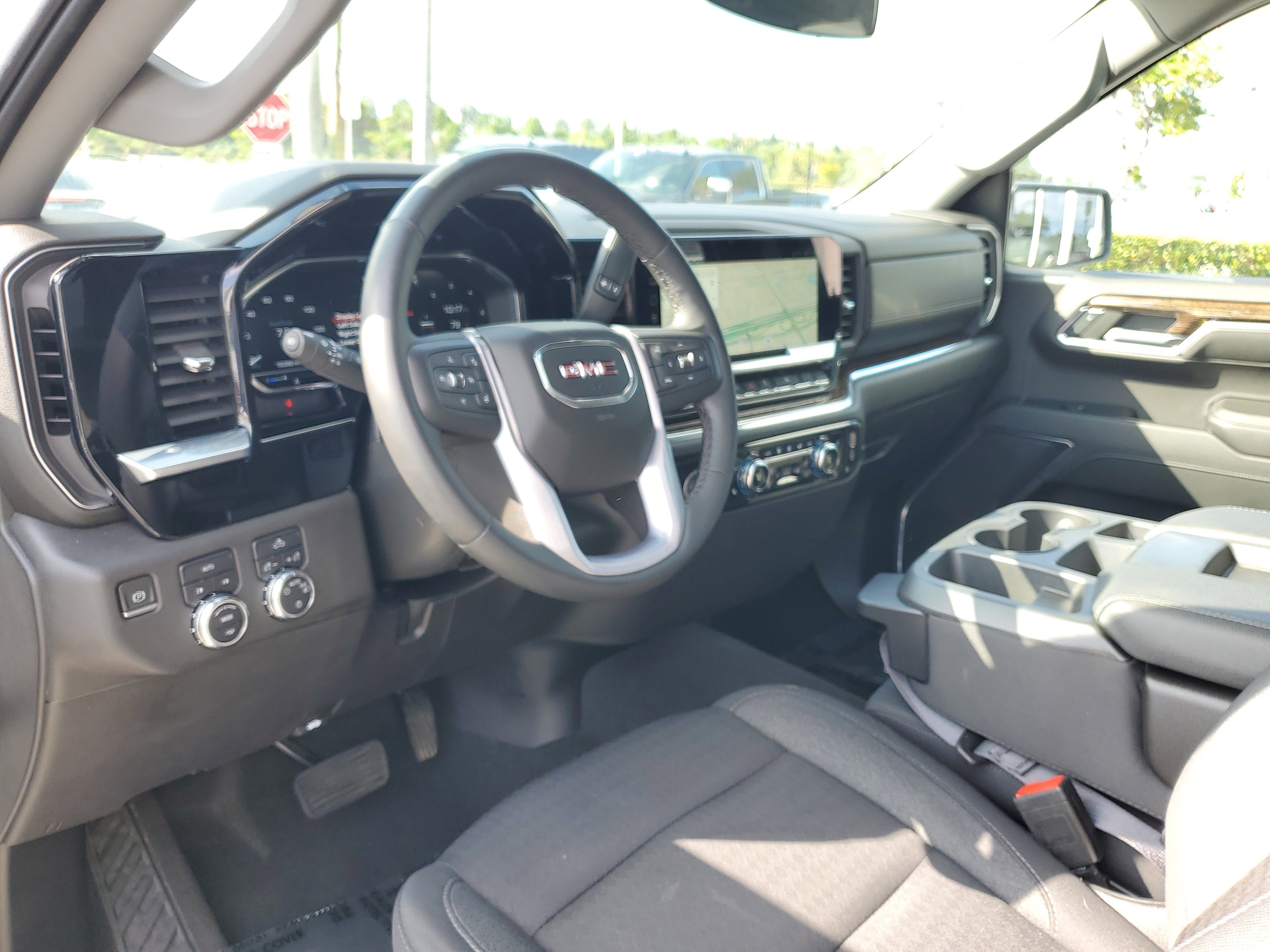 Used 2023 GMC Sierra 1500 SLE image 9