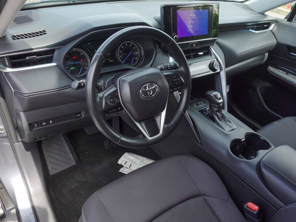 Certified 2024 Toyota Venza LE image 10