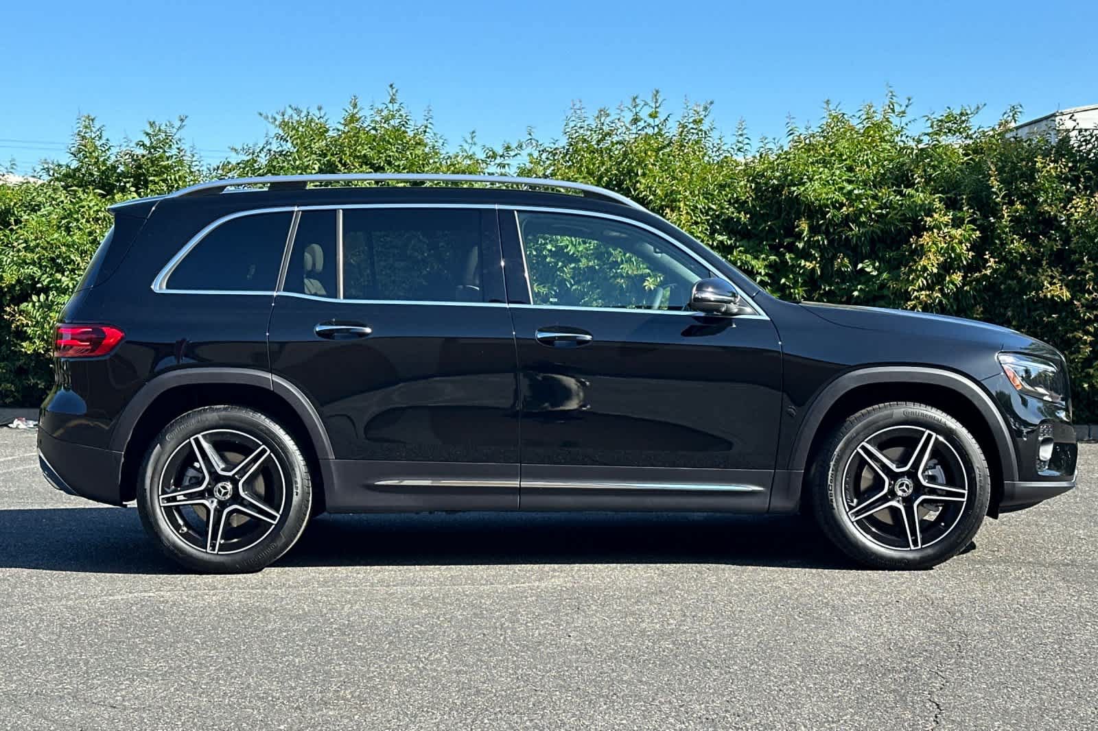 Certified 2026 Mercedes-Benz GLB 250 image 2