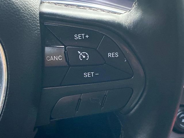 Used 2015 Dodge Challenger SXT image 18