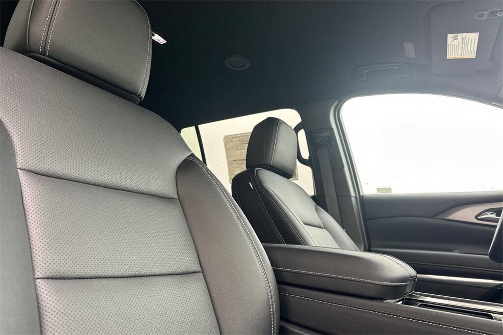 New 2026 Chevrolet Traverse LT w/ Enhanced Driving Package image 19