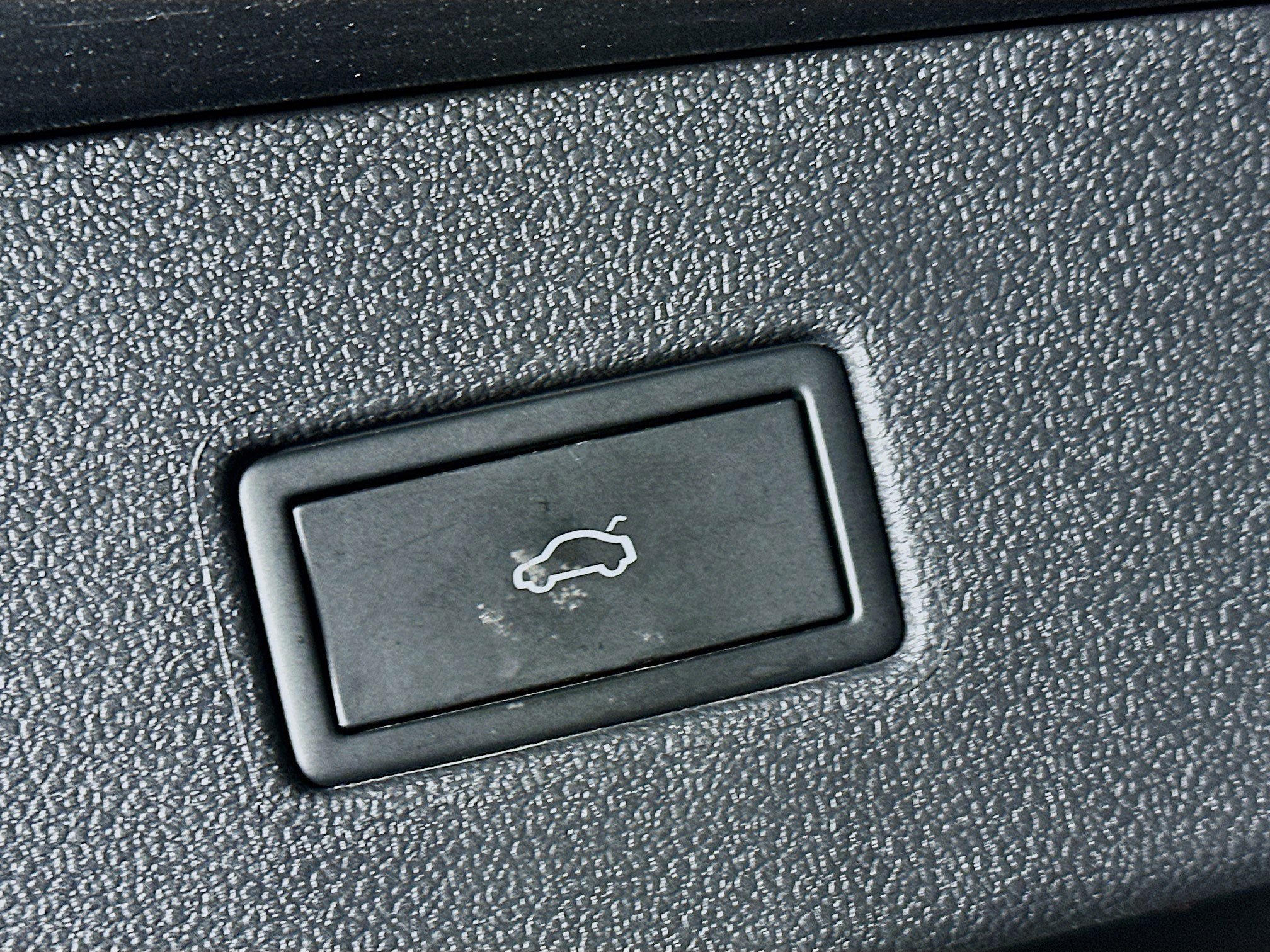 Used 2024 Volkswagen Tiguan Wolfsburg Edition image 27