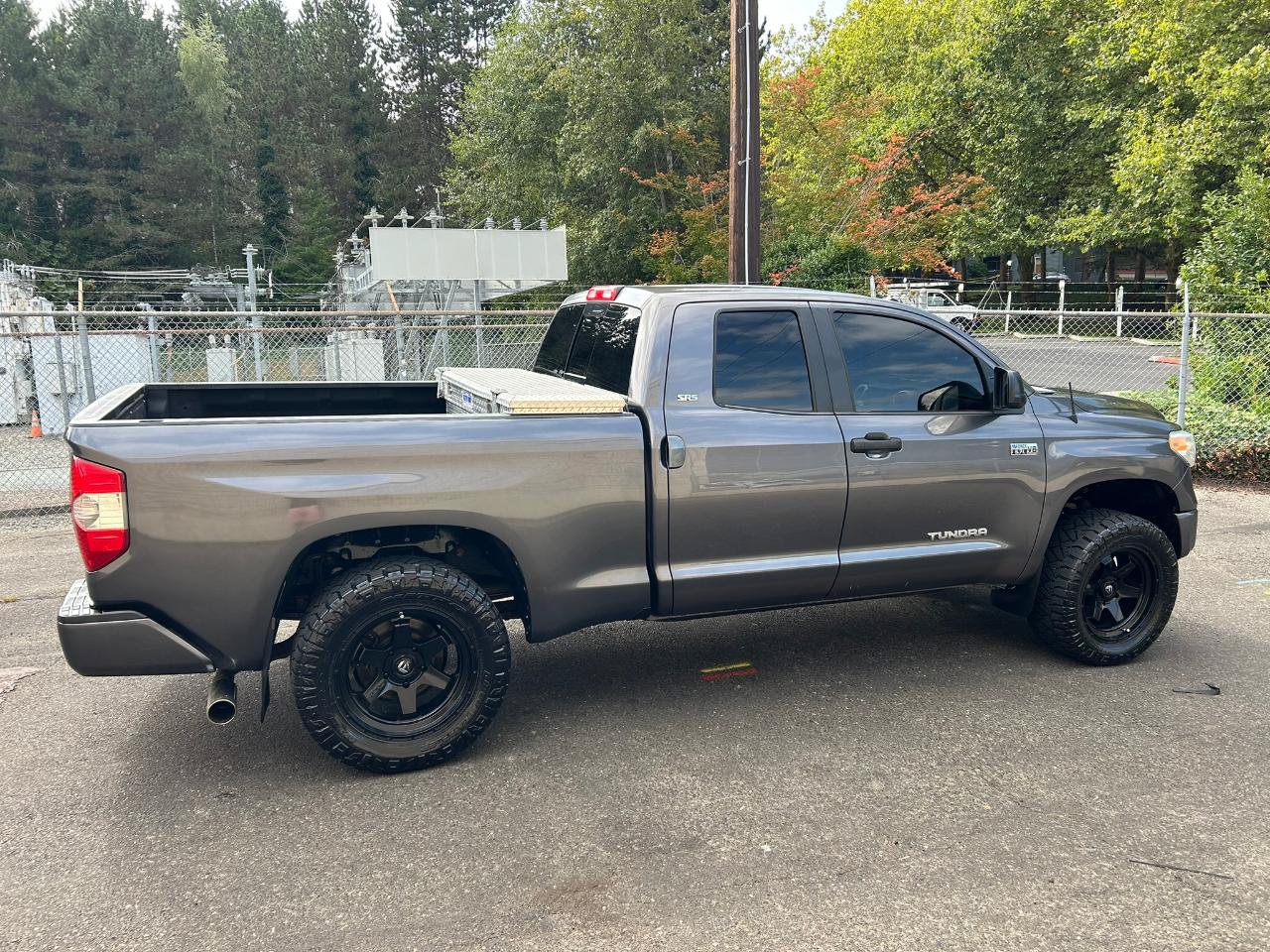 Used 2014 Toyota Tundra SR5 AWD/4WD image 4