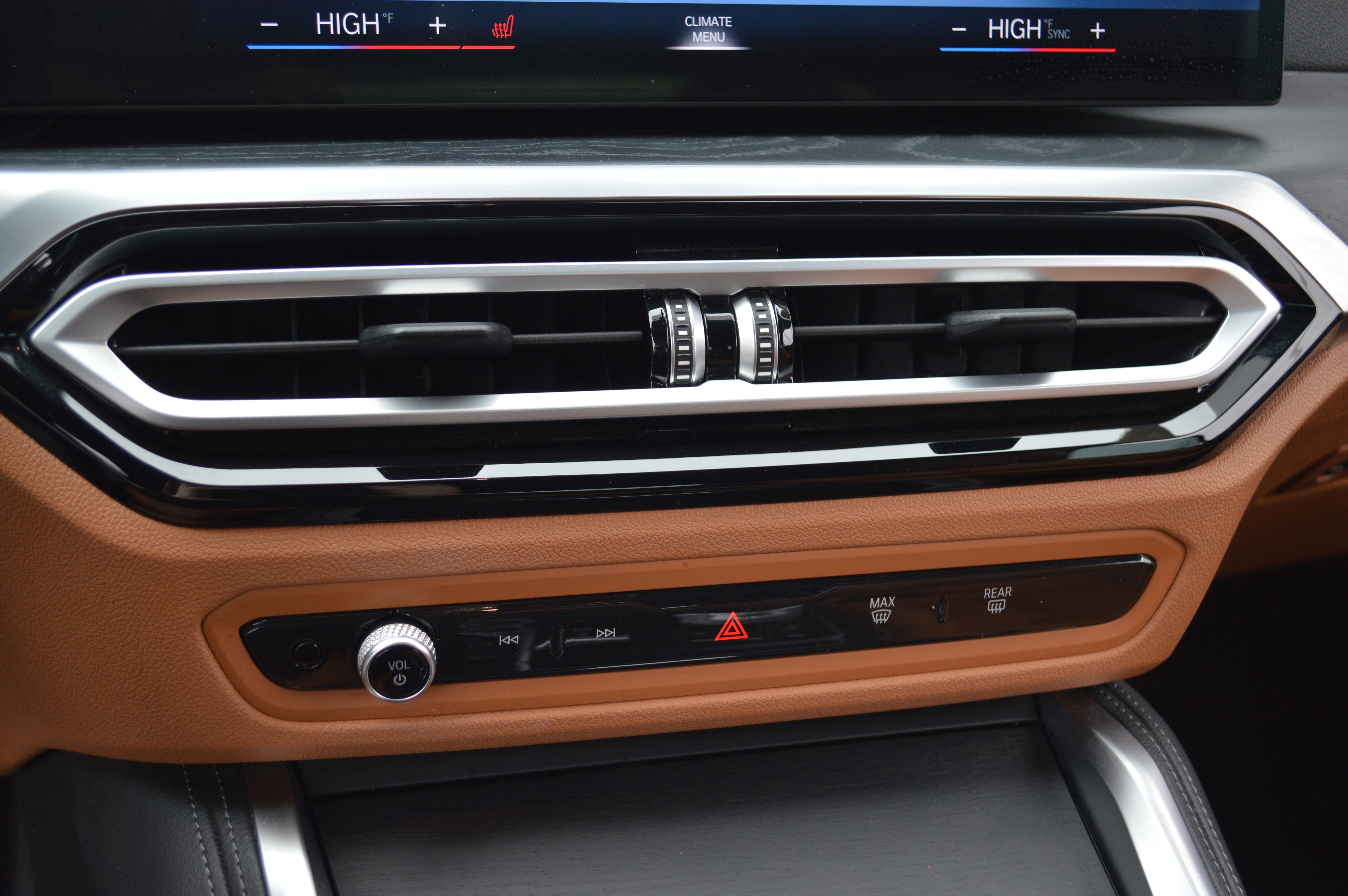 Certified 2024 BMW M440i Convertible w/ Premium Package image 31