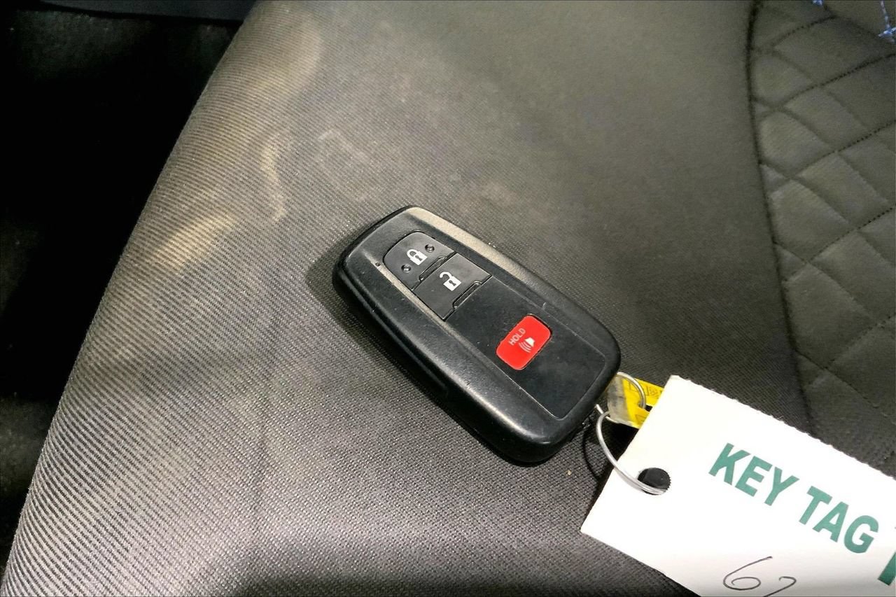 Used 2022 Toyota C-HR XLE FWD image 19