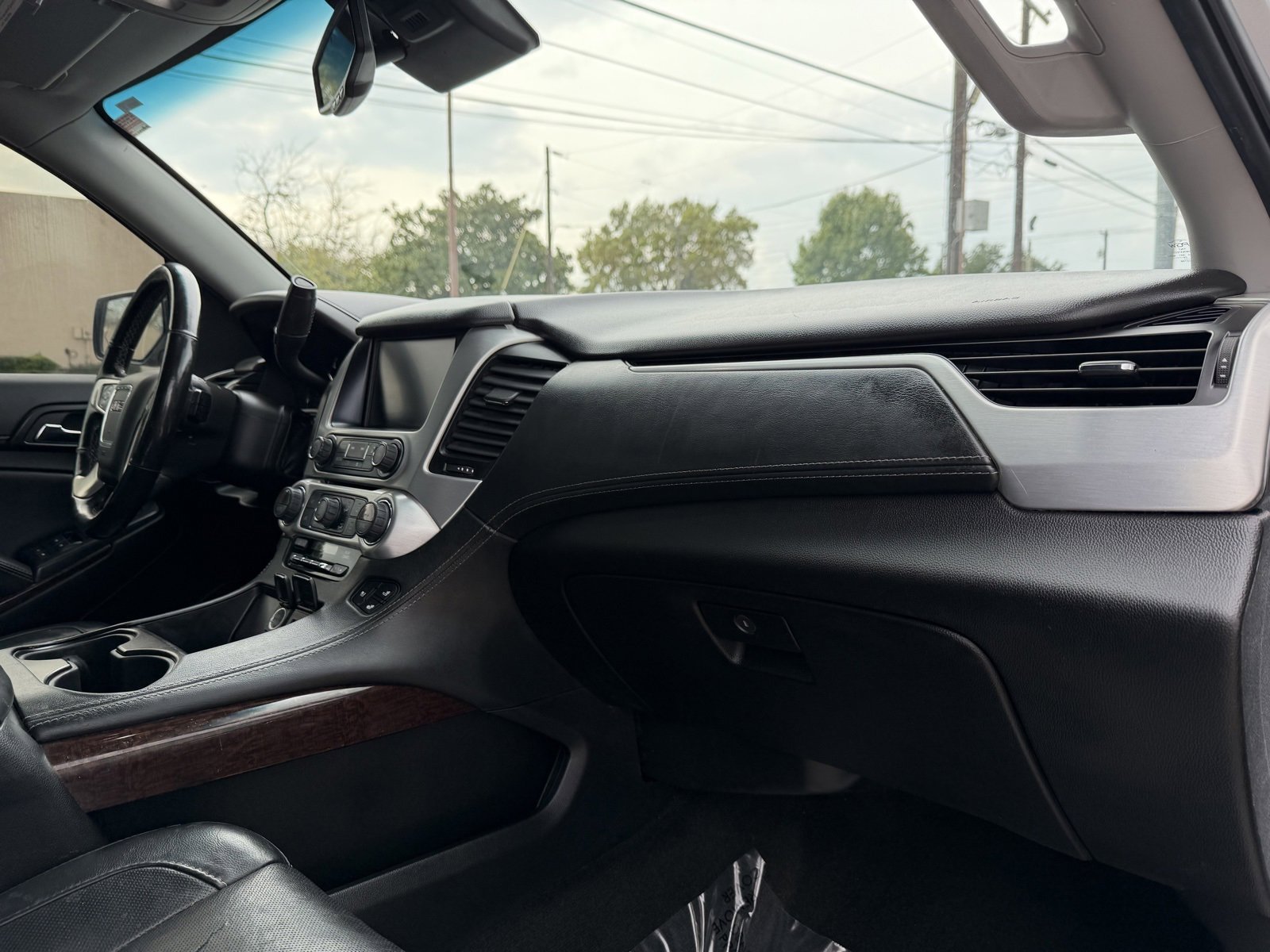 Used 2018 GMC Yukon XL SLT image 16