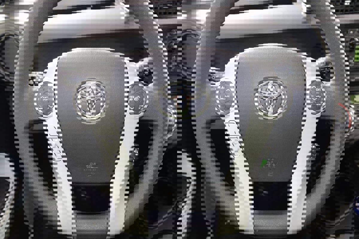 Used 2014 Toyota Prius C Two image 27