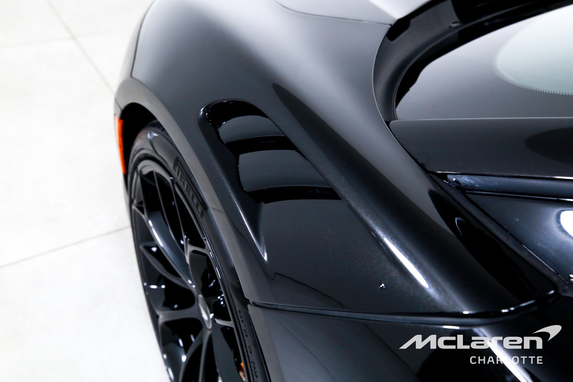 Used 2023 McLaren Artura image 29