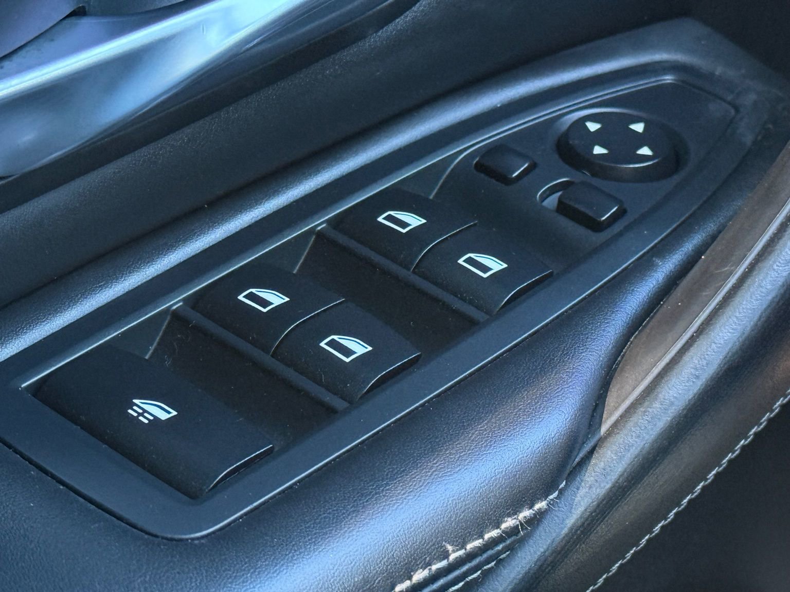 Used 2015 BMW M4 Convertible image 32