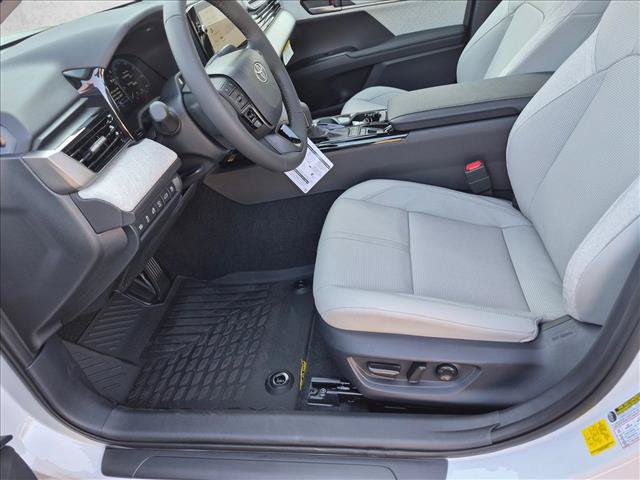New 2026 Toyota Camry XLE w/ Premium Plus Package AWD/4WD image 4