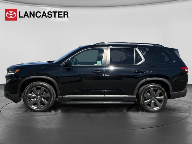 Used 2025 Honda Pilot Sport image 4
