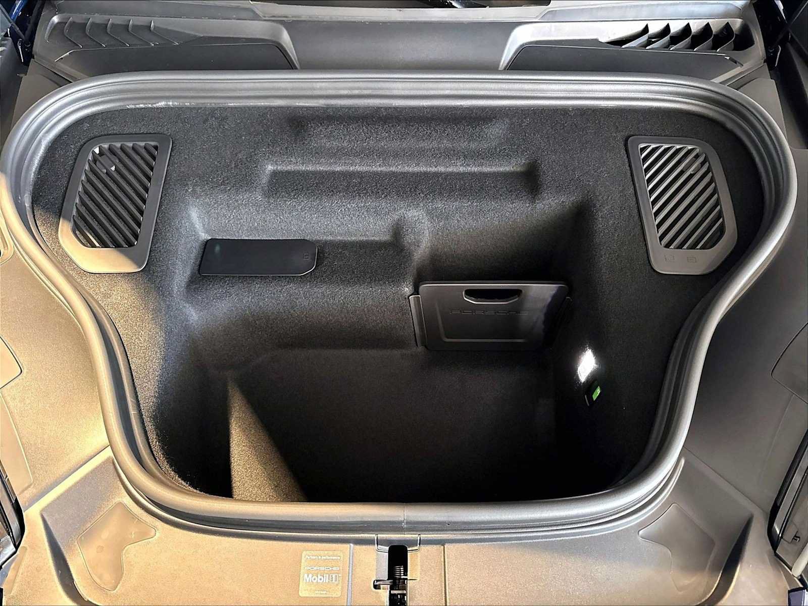 New 2026 Porsche Macan 4 Electric AWD/4WD image 20