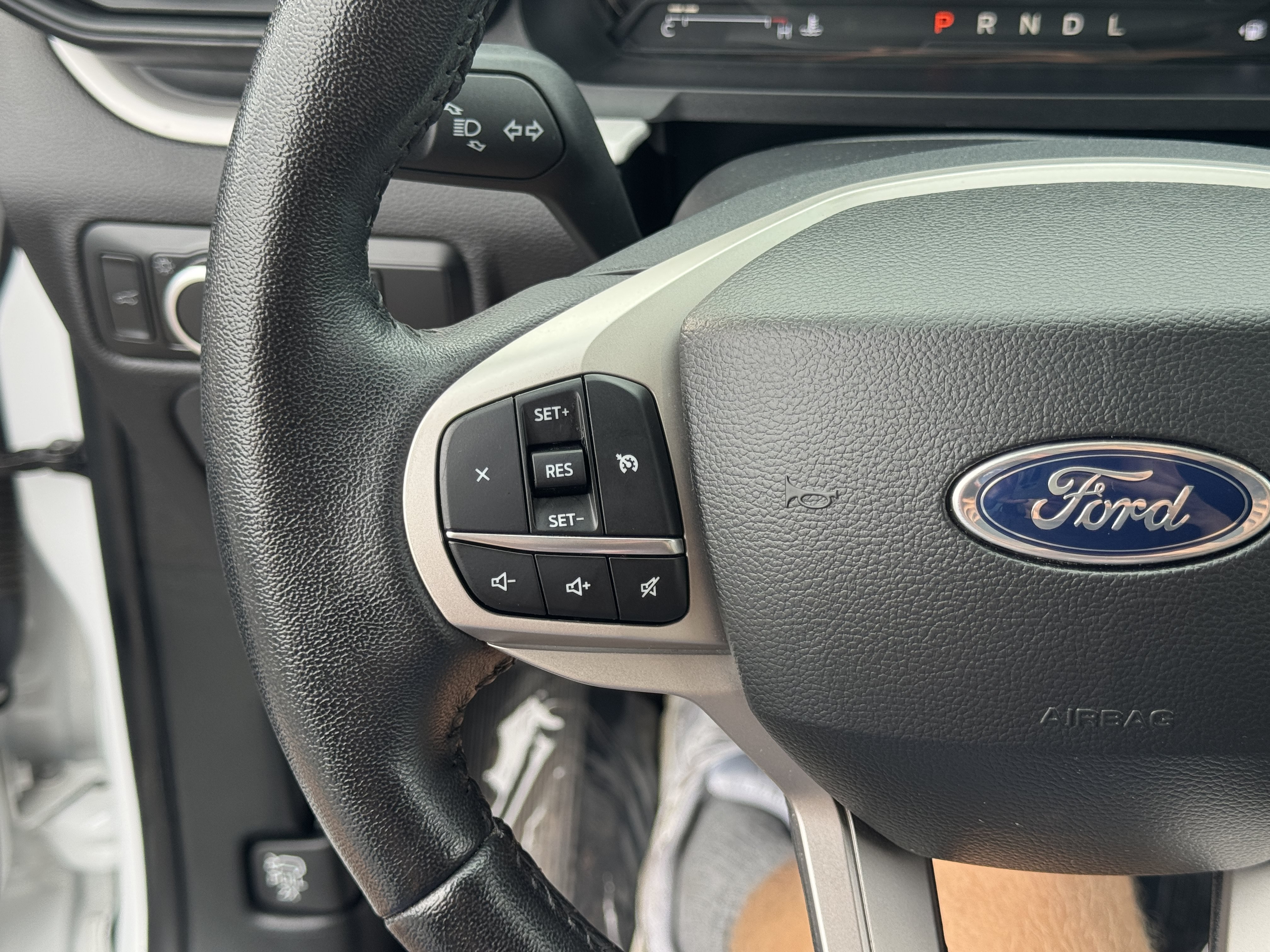 Used 2023 Ford Explorer XLT AWD/4WD image 22