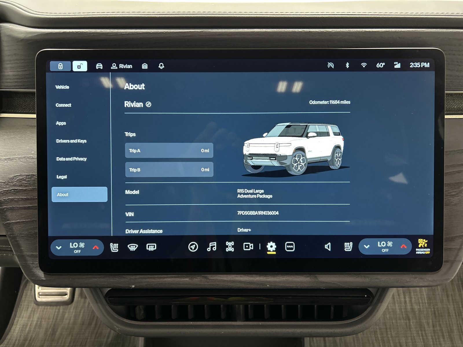 Used 2024 Rivian R1S Adventure image 29