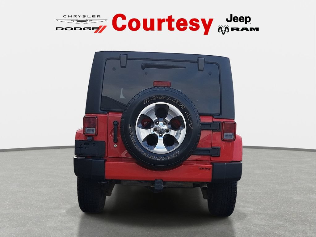 Used 2017 Jeep Wrangler Unlimited Sahara AWD/4WD image 5