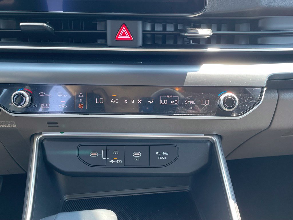 New 2026 Kia Carnival FWD image 19